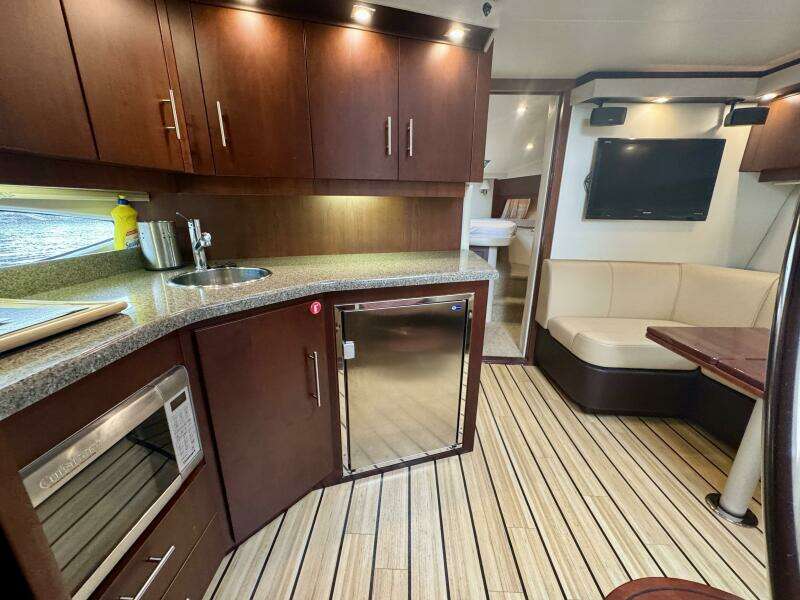 Knot Seine 42ft Regal Yacht For Sale