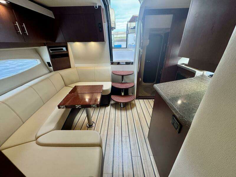 Knot Seine 42ft Regal Yacht For Sale
