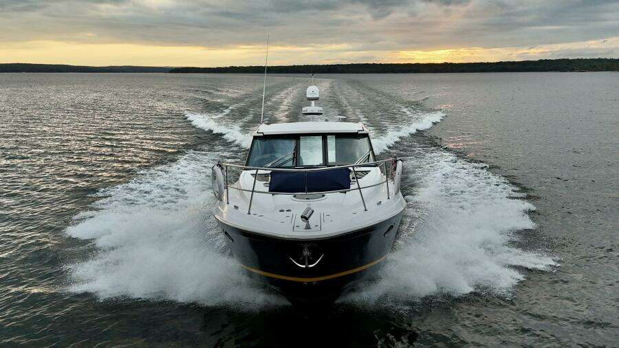 Knot Seine 42ft Regal Yacht For Sale