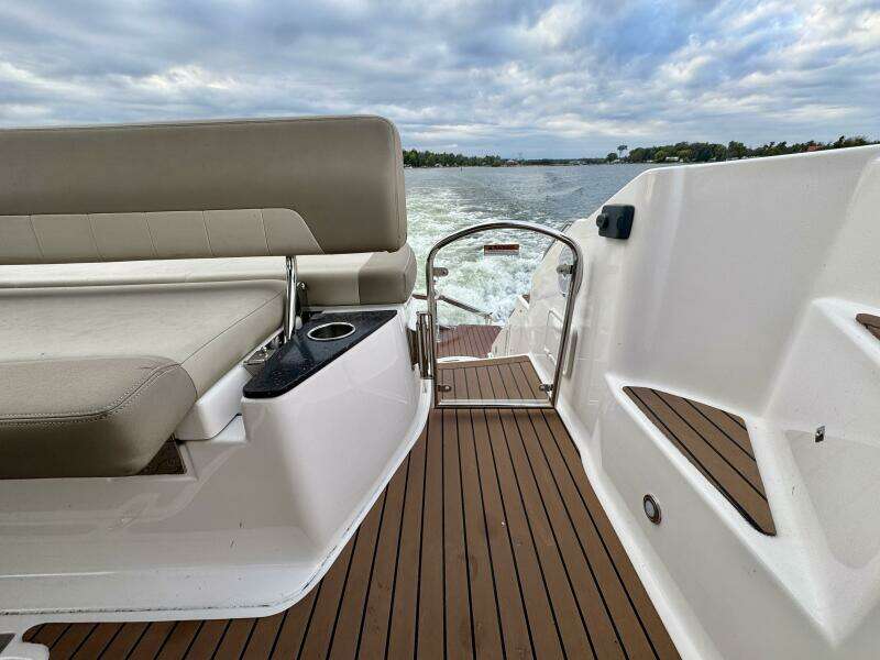 Knot Seine 42ft Regal Yacht For Sale