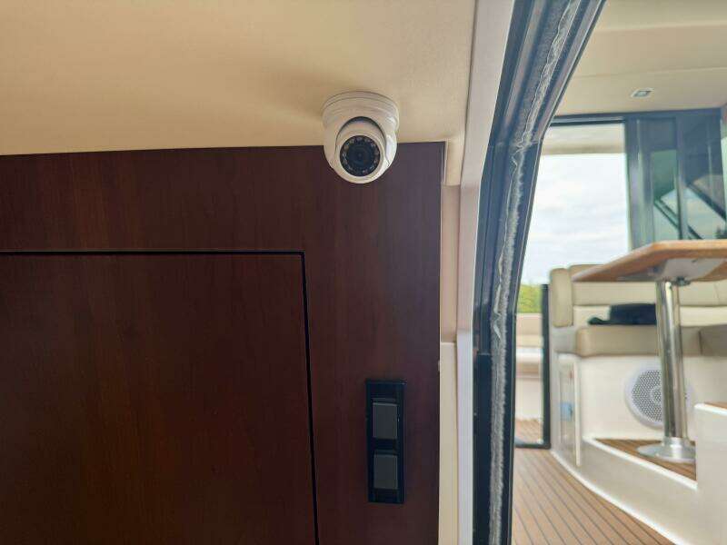Knot Seine 42ft Regal Yacht For Sale