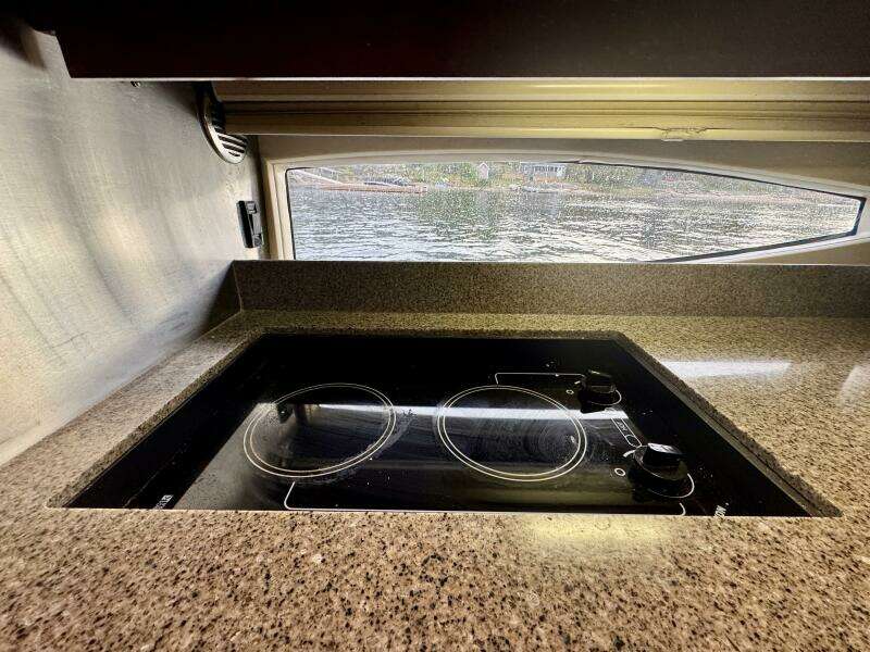 Knot Seine 42ft Regal Yacht For Sale