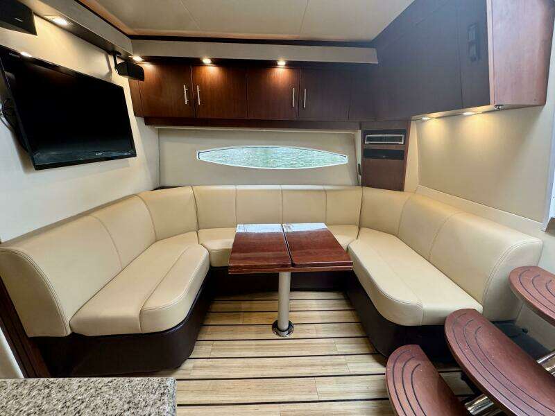 Knot Seine 42ft Regal Yacht For Sale