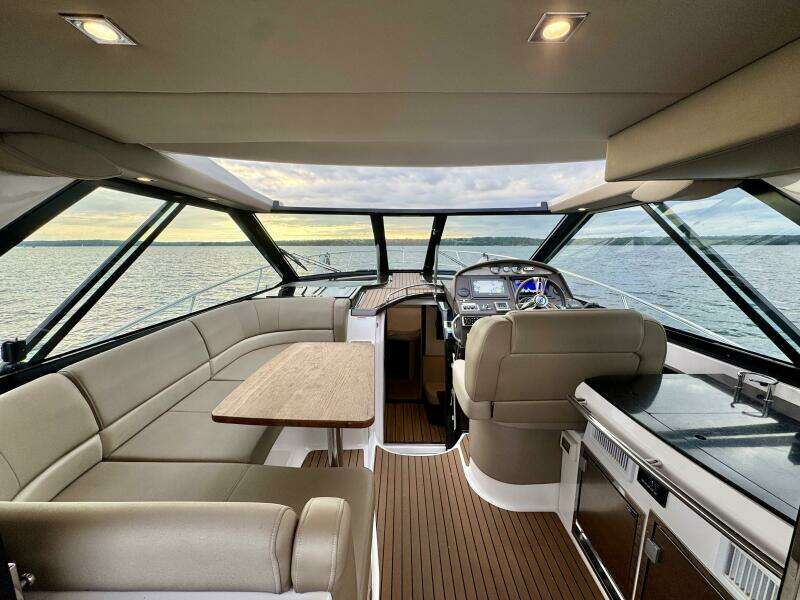Knot Seine 42ft Regal Yacht For Sale