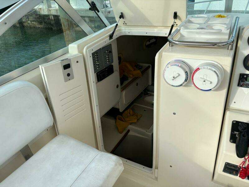 Tuna Noodle 30ft Pursuit Yacht For Sale