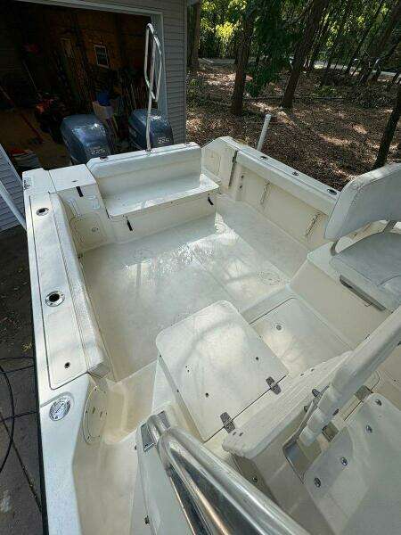 Tuna Noodle 30ft Pursuit Yacht For Sale