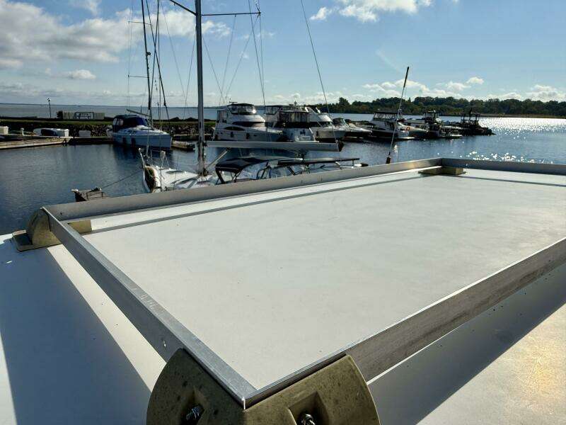 35ft Carver Yacht For Sale