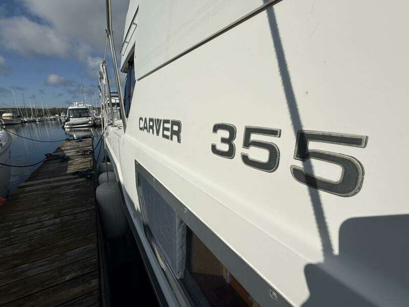 35ft Carver Yacht For Sale