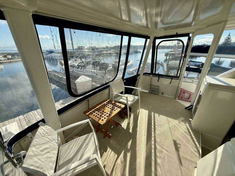 35ft Carver Yacht For Sale