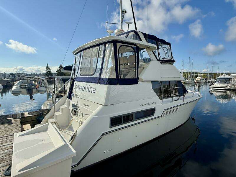 35ft Carver Yacht For Sale