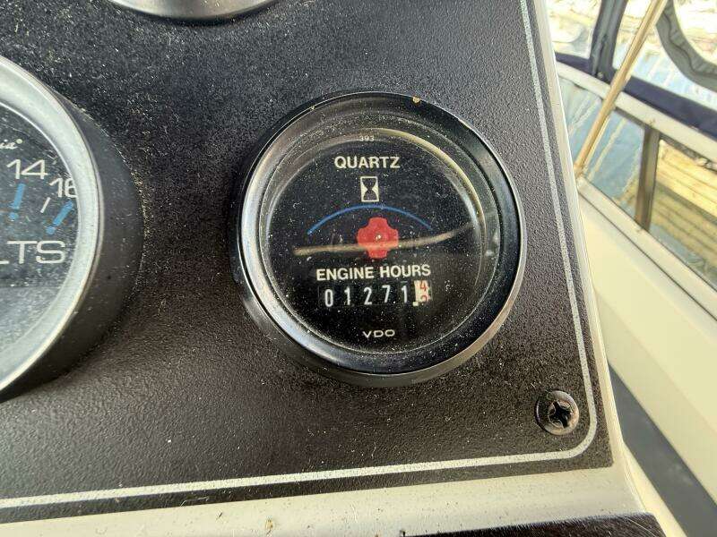 35ft Carver Yacht For Sale