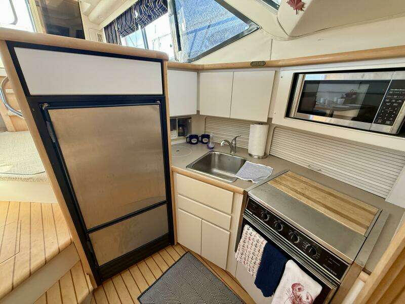 35ft Carver Yacht For Sale