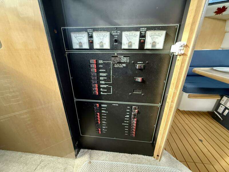 35ft Carver Yacht For Sale