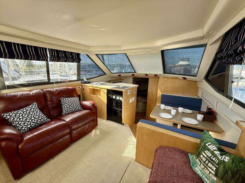 35ft Carver Yacht For Sale