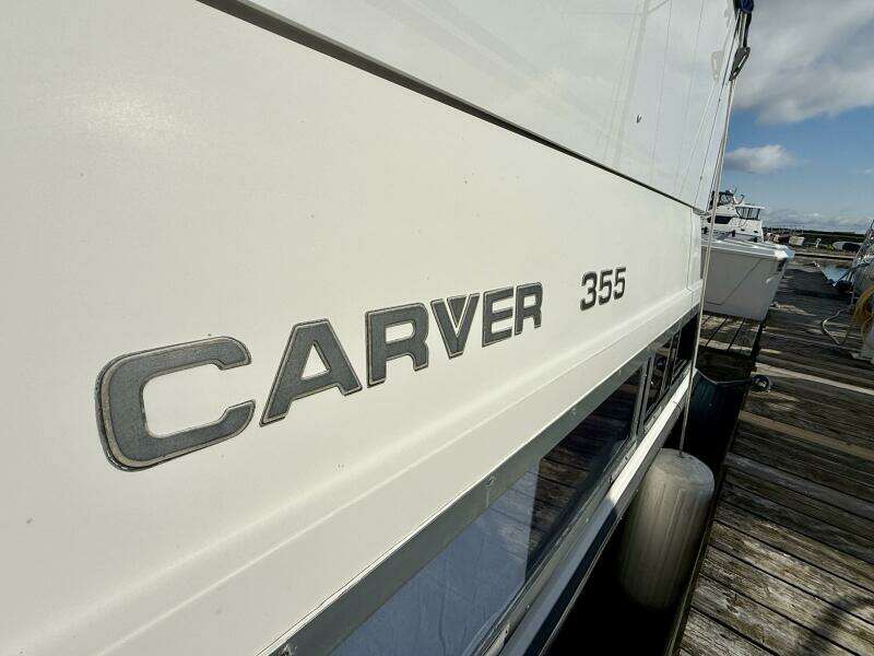 35ft Carver Yacht For Sale
