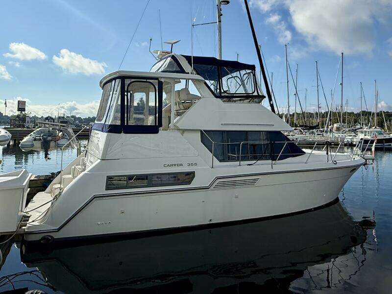 35ft Carver Yacht For Sale