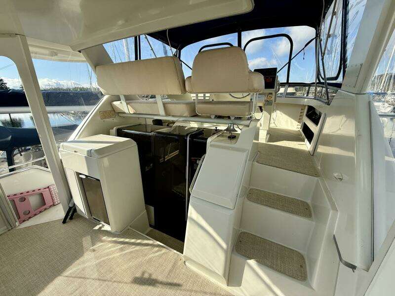 35ft Carver Yacht For Sale