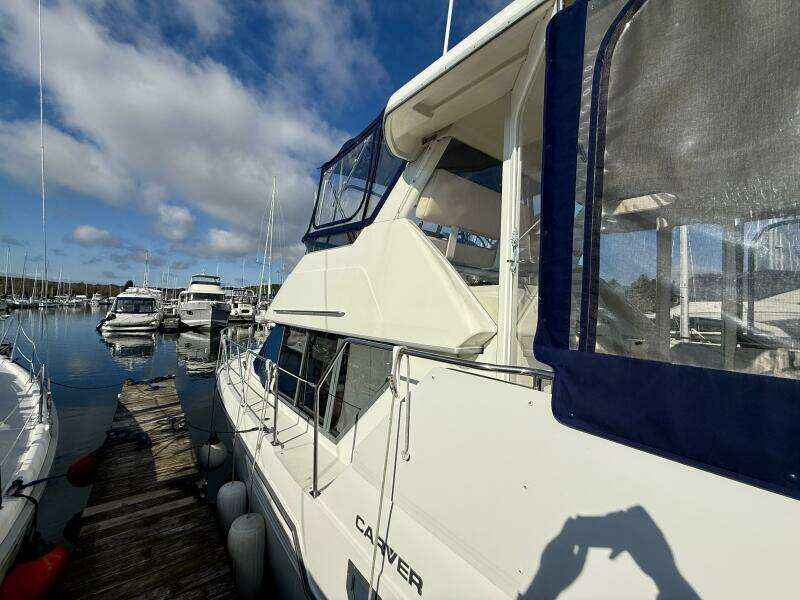35ft Carver Yacht For Sale
