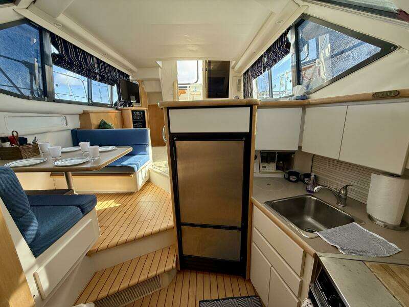 35ft Carver Yacht For Sale