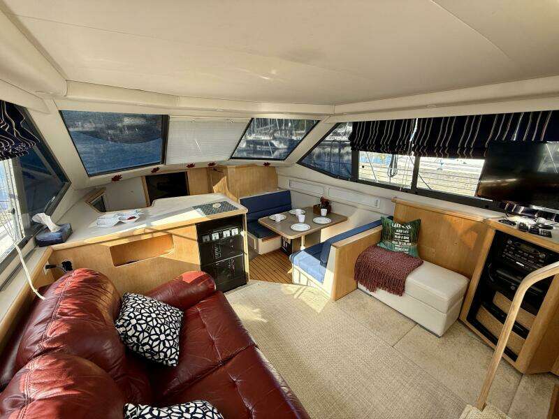 35ft Carver Yacht For Sale