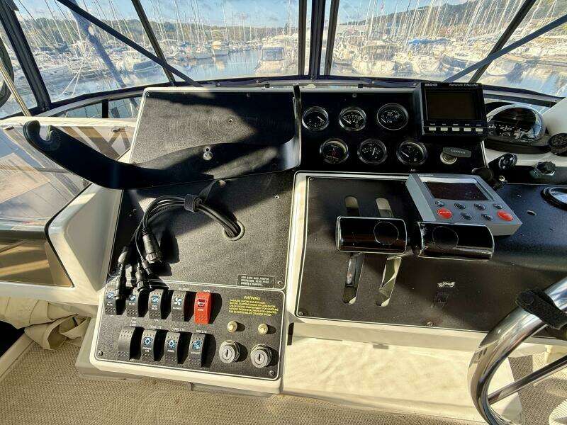 35ft Carver Yacht For Sale