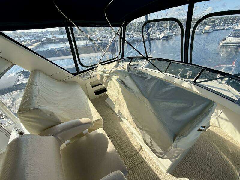 35ft Carver Yacht For Sale