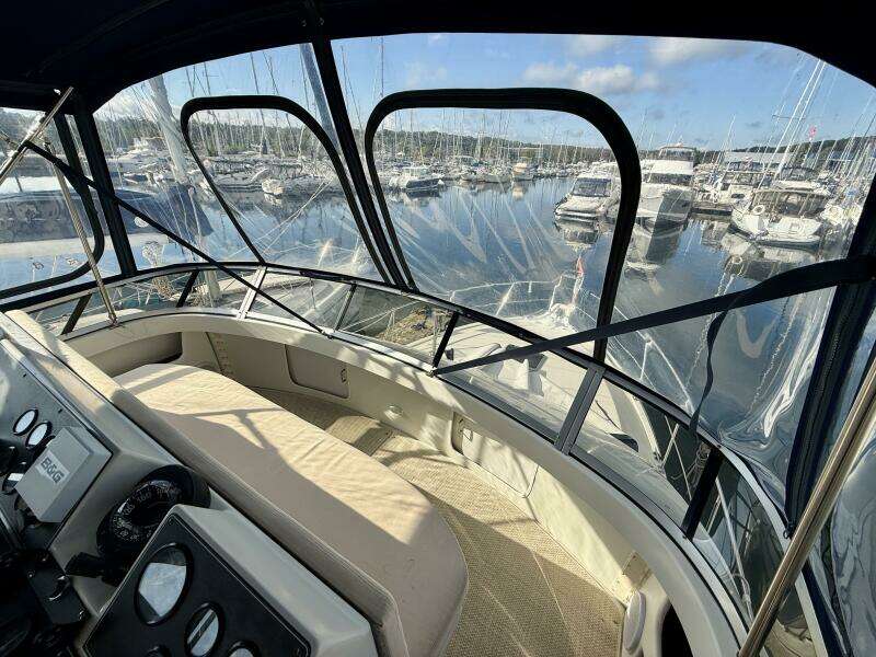 35ft Carver Yacht For Sale