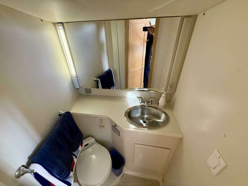 35ft Carver Yacht For Sale