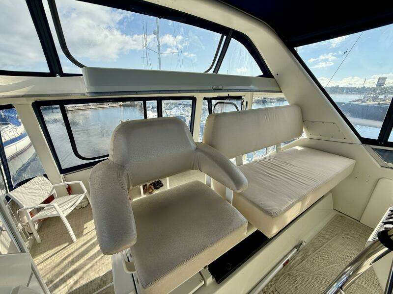 35ft Carver Yacht For Sale