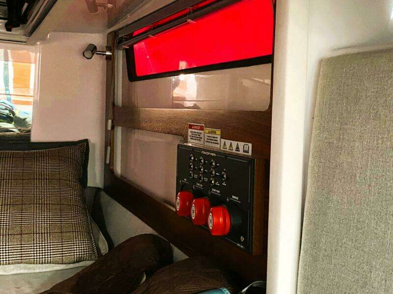 28ft Axopar Yacht For Sale