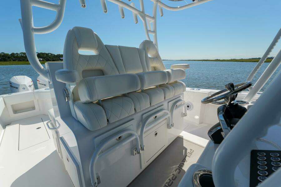 Onslow Bay TE Pelagic Predator- Helm Seating