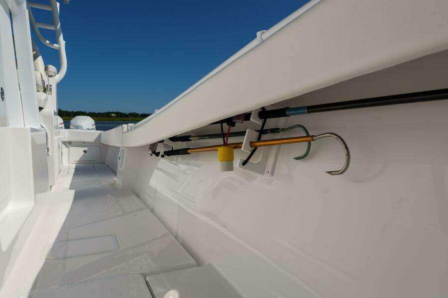 Onslow Bay TE Pelagic Predator- Gunwale