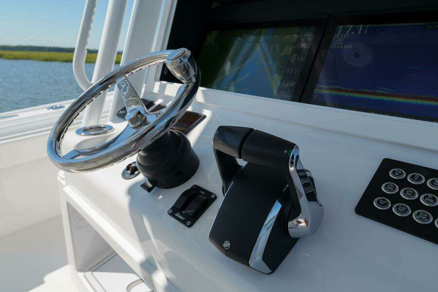 Onslow Bay TE Pelagic Predator- Helm