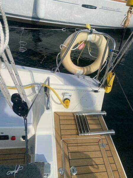 With a J 28ft J Boats Yacht For Sale