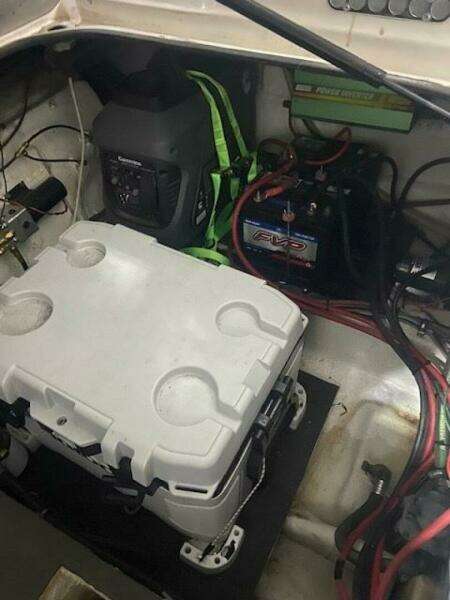 28ft Regal Yacht For Sale