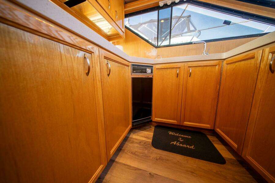 Cover Girl 44ft Tollycraft Yacht For Sale Cover Girl 44ft Tollycraft Yacht For Sale