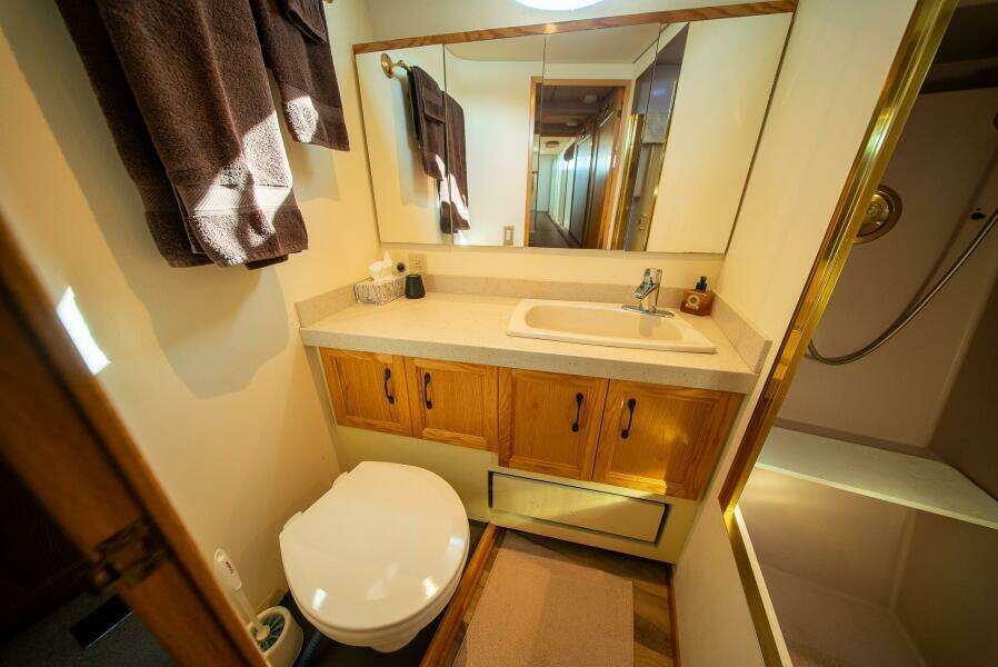 Cover Girl 44ft Tollycraft Yacht For Sale Cover Girl 44ft Tollycraft Yacht For Sale