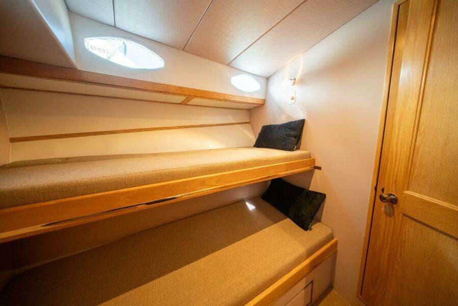 Cover Girl 44ft Tollycraft Yacht For Sale Cover Girl 44ft Tollycraft Yacht For Sale