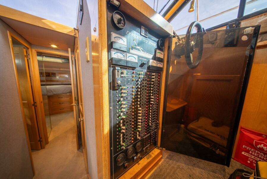 Cover Girl 44ft Tollycraft Yacht For Sale Cover Girl 44ft Tollycraft Yacht For Sale