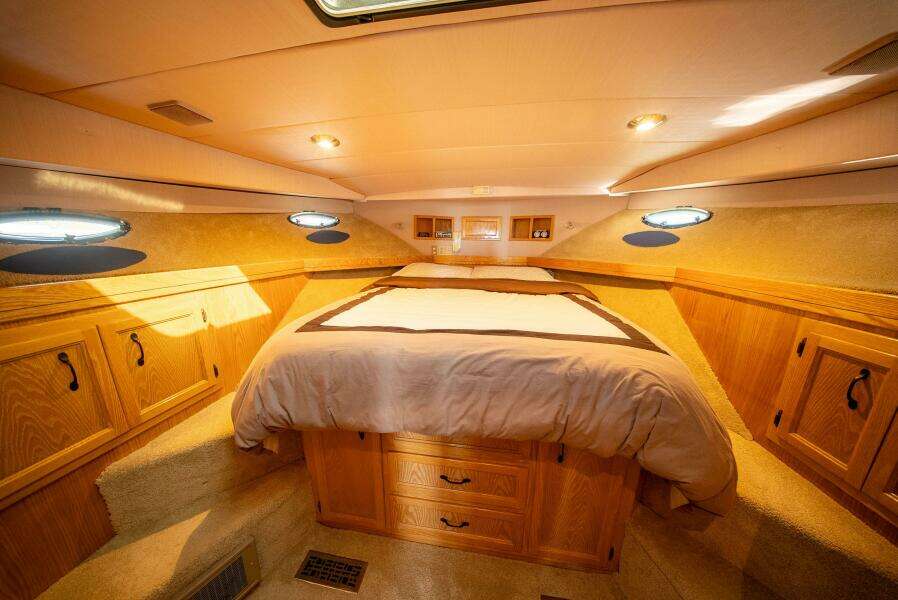 Cover Girl 44ft Tollycraft Yacht For Sale Cover Girl 44ft Tollycraft Yacht For Sale