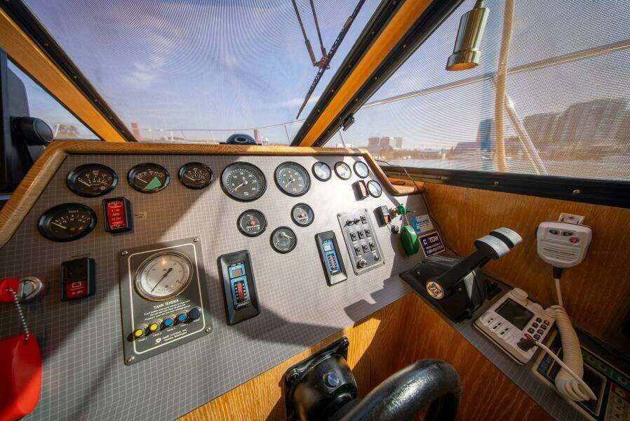 Cover Girl 44ft Tollycraft Yacht For Sale Cover Girl 44ft Tollycraft Yacht For Sale