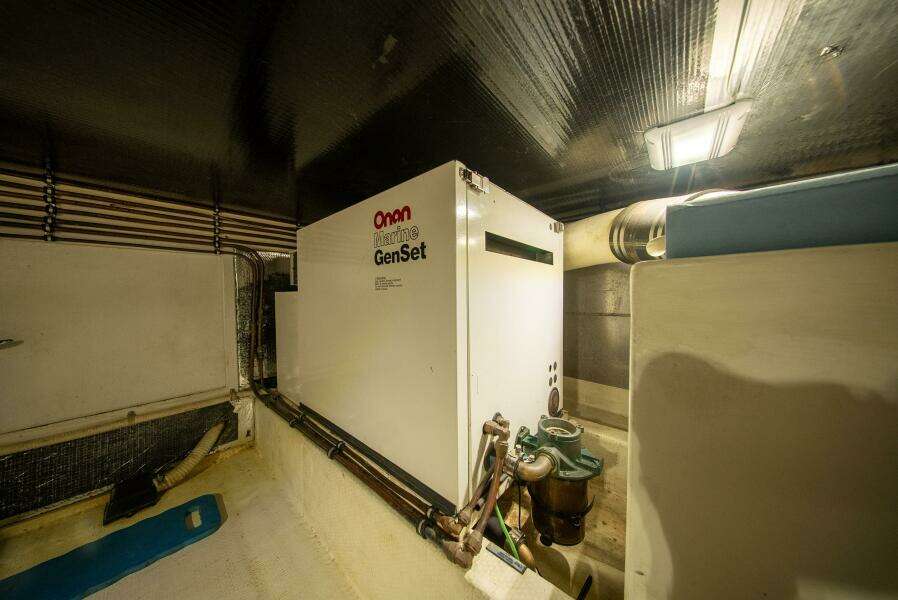 Cover Girl 44ft Tollycraft Yacht For Sale Cover Girl 44ft Tollycraft Yacht For Sale