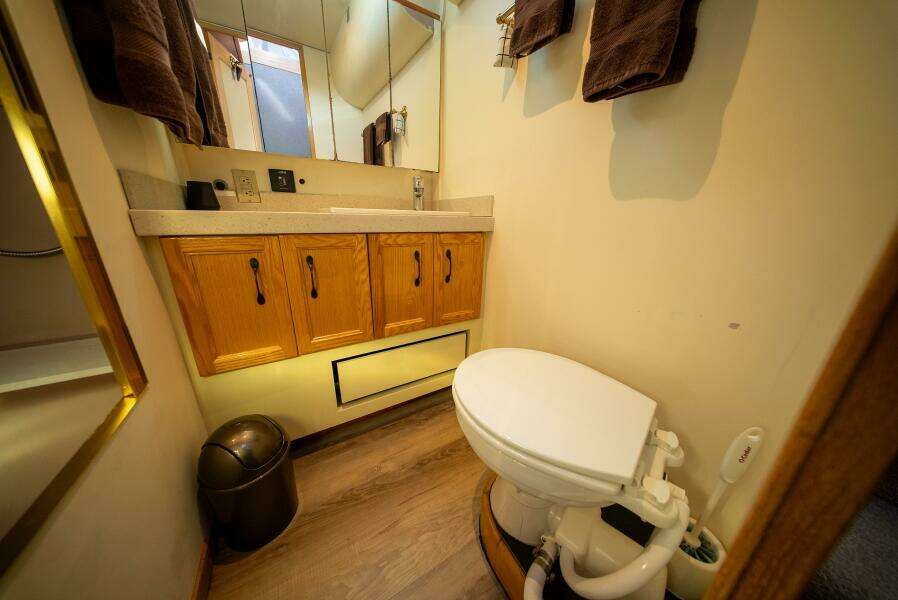 Cover Girl 44ft Tollycraft Yacht For Sale Cover Girl 44ft Tollycraft Yacht For Sale