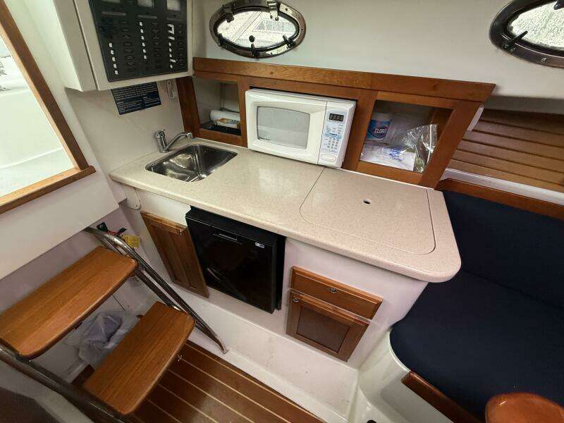 Laniva 26ft Back Cove Yacht For Sale
