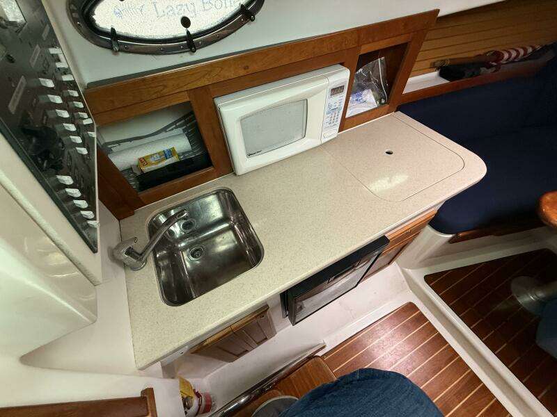 Laniva 26ft Back Cove Yacht For Sale