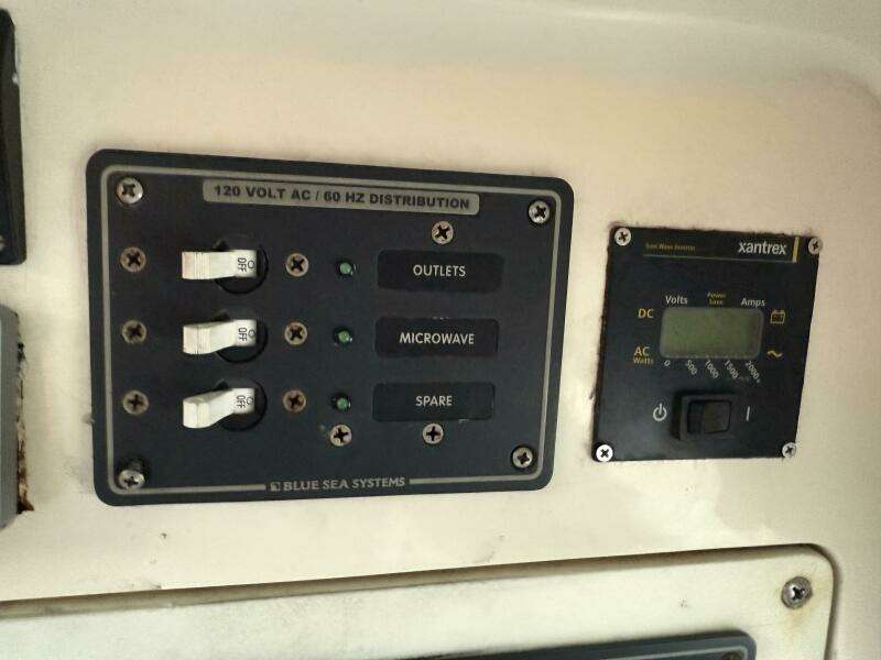 Laniva 26ft Back Cove Yacht For Sale