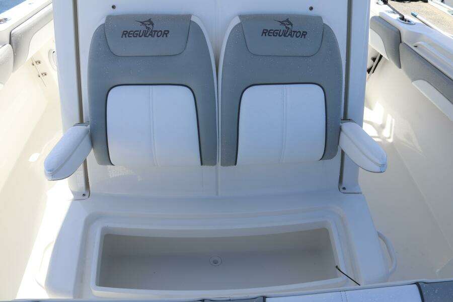 31ft Regulator Yacht For Sale