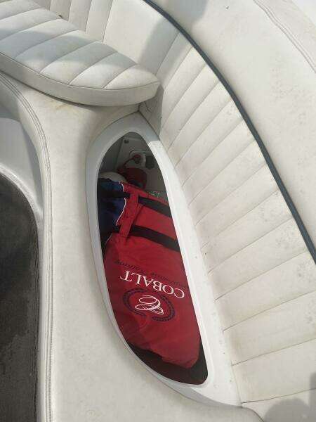 28ft Cobalt Yacht For Sale