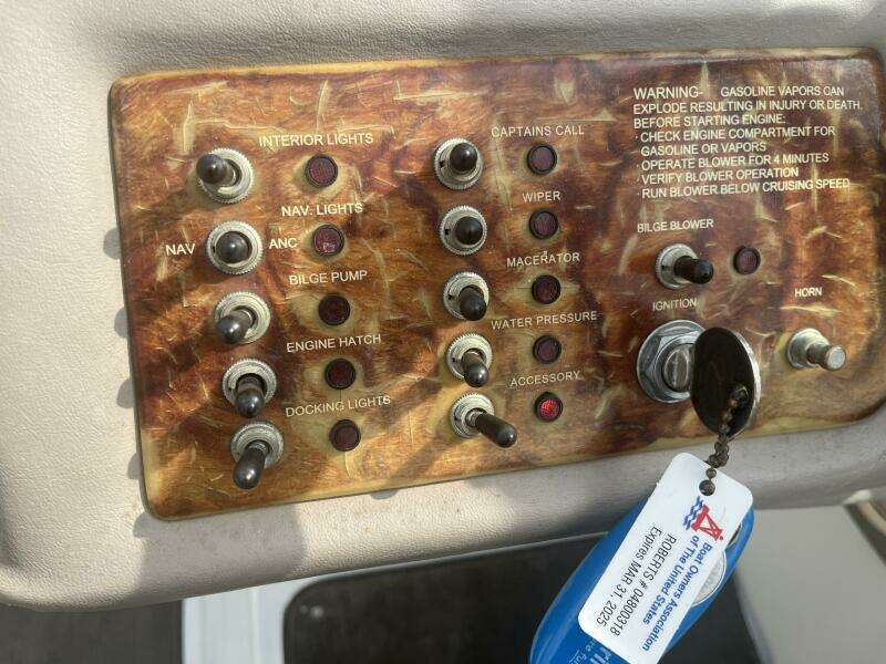 28ft Cobalt Yacht For Sale