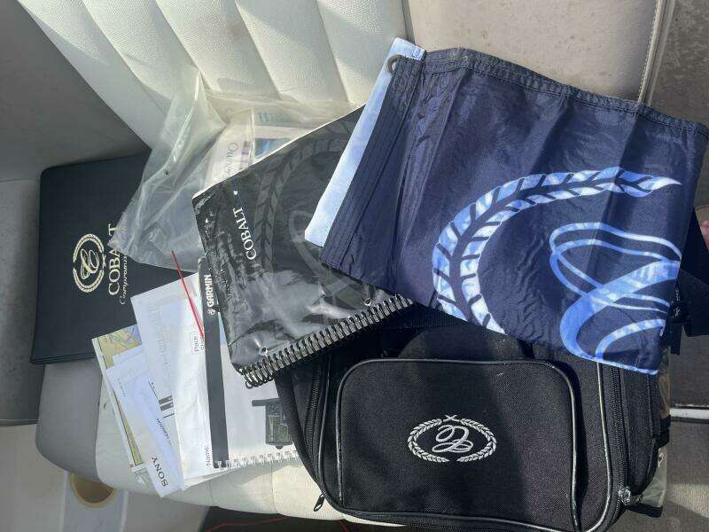 28ft Cobalt Yacht For Sale